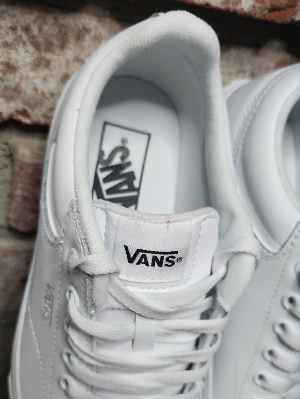 Vans Seldan White Low-Top Leather Sneakers Women's 8 NWOB - Picture 6 of 11